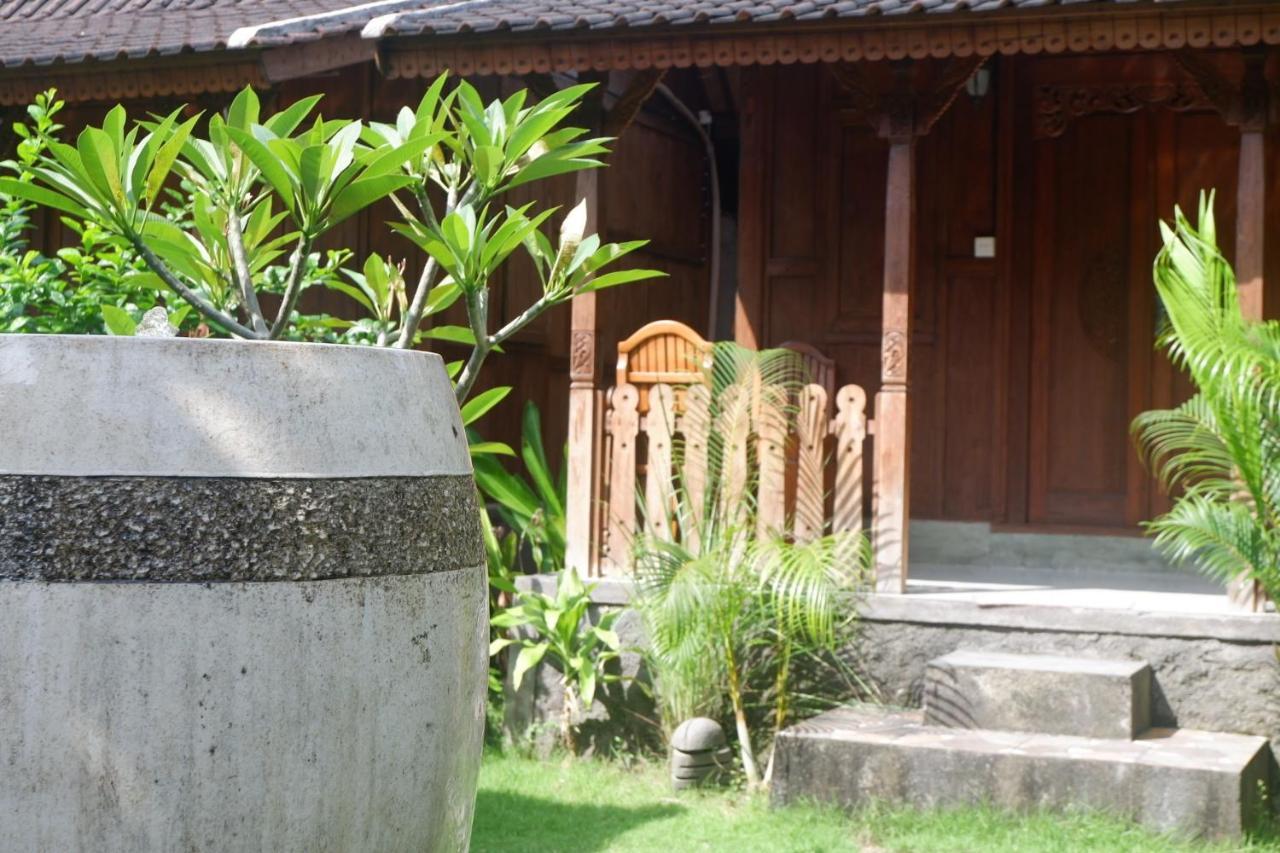 Satria House Amed Hotell Eksteriør bilde